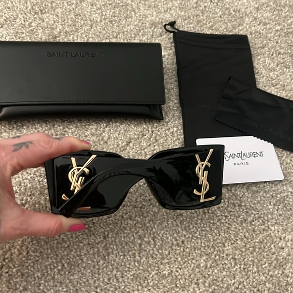 1 day sale! $35! New Designer Inspired Sunglasses Blaze - Picture 14 of 15